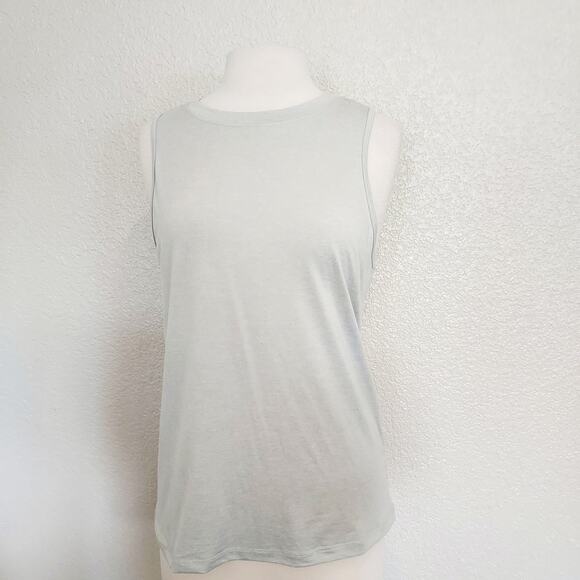 Fabletics Tops - Fabletics Gray Active Wear Top w/Open Back Size M